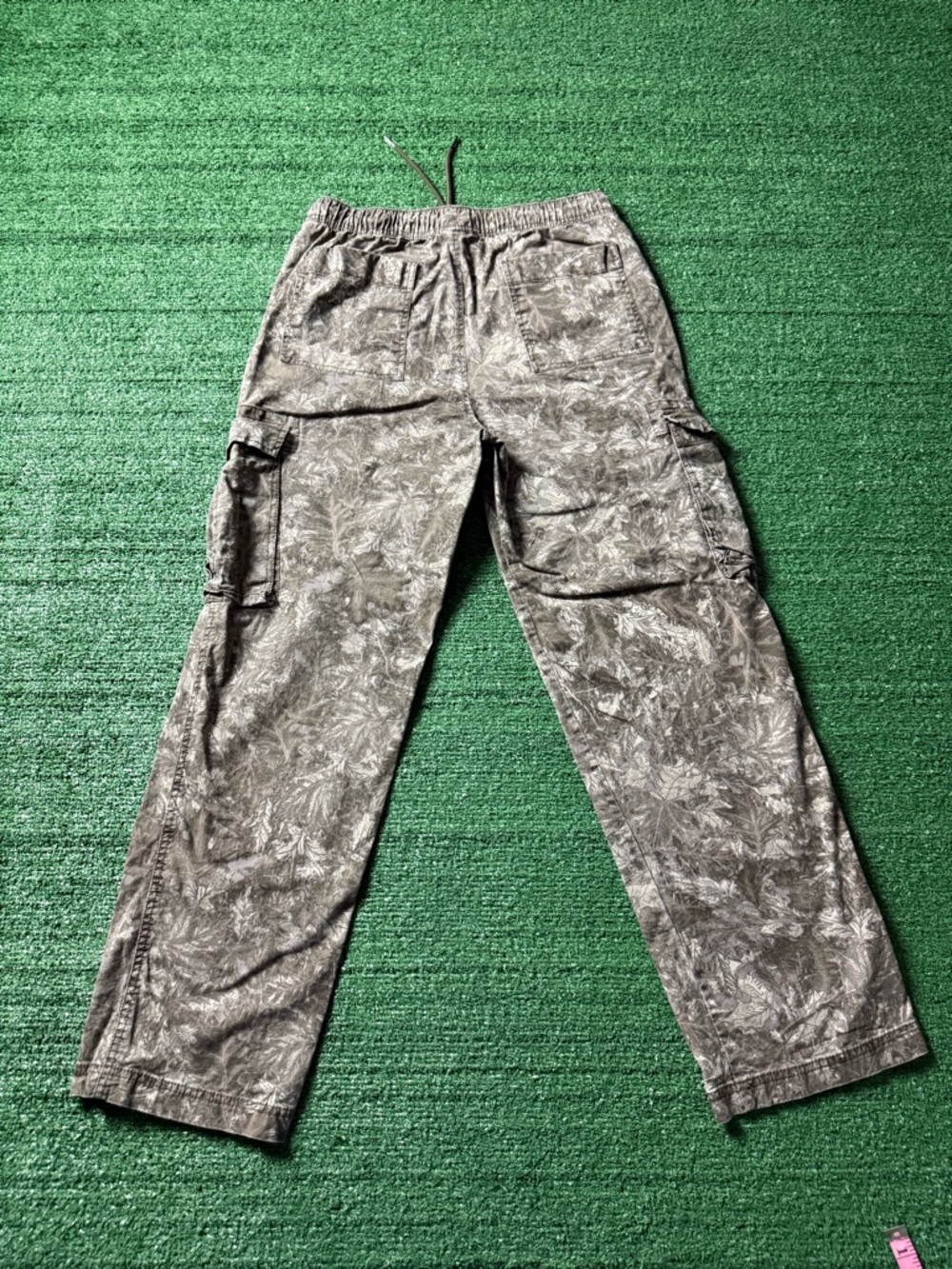 No Boundaries Men's Camouflage Cargo Pants Straight Fit Elastic Waist M (32-34) - Picture 3 of 6